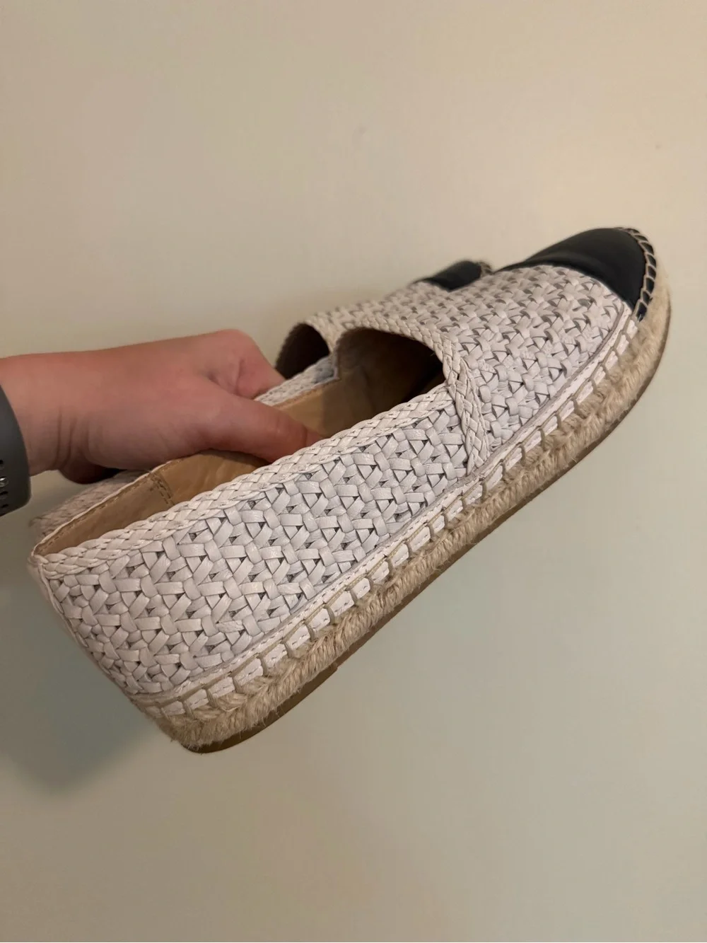 J McLaughlin Woven Espadrille Slip-On Flats in White and Black | size 8.5